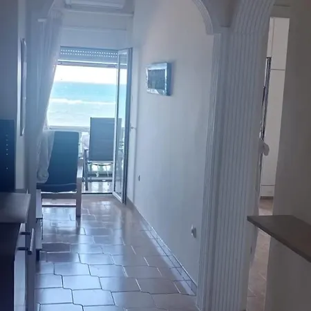 Beach Apartment Paralia شقة