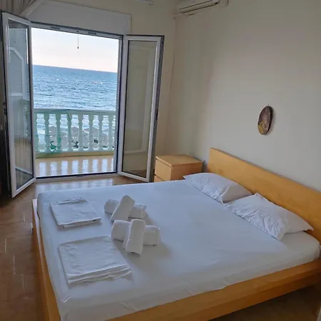 Beach Apartment Paralia アパート *